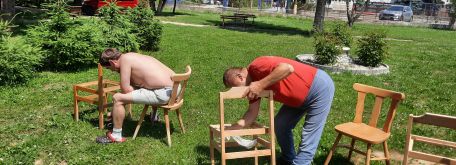 Obnova drevených stoličiek - 20210607 123259
